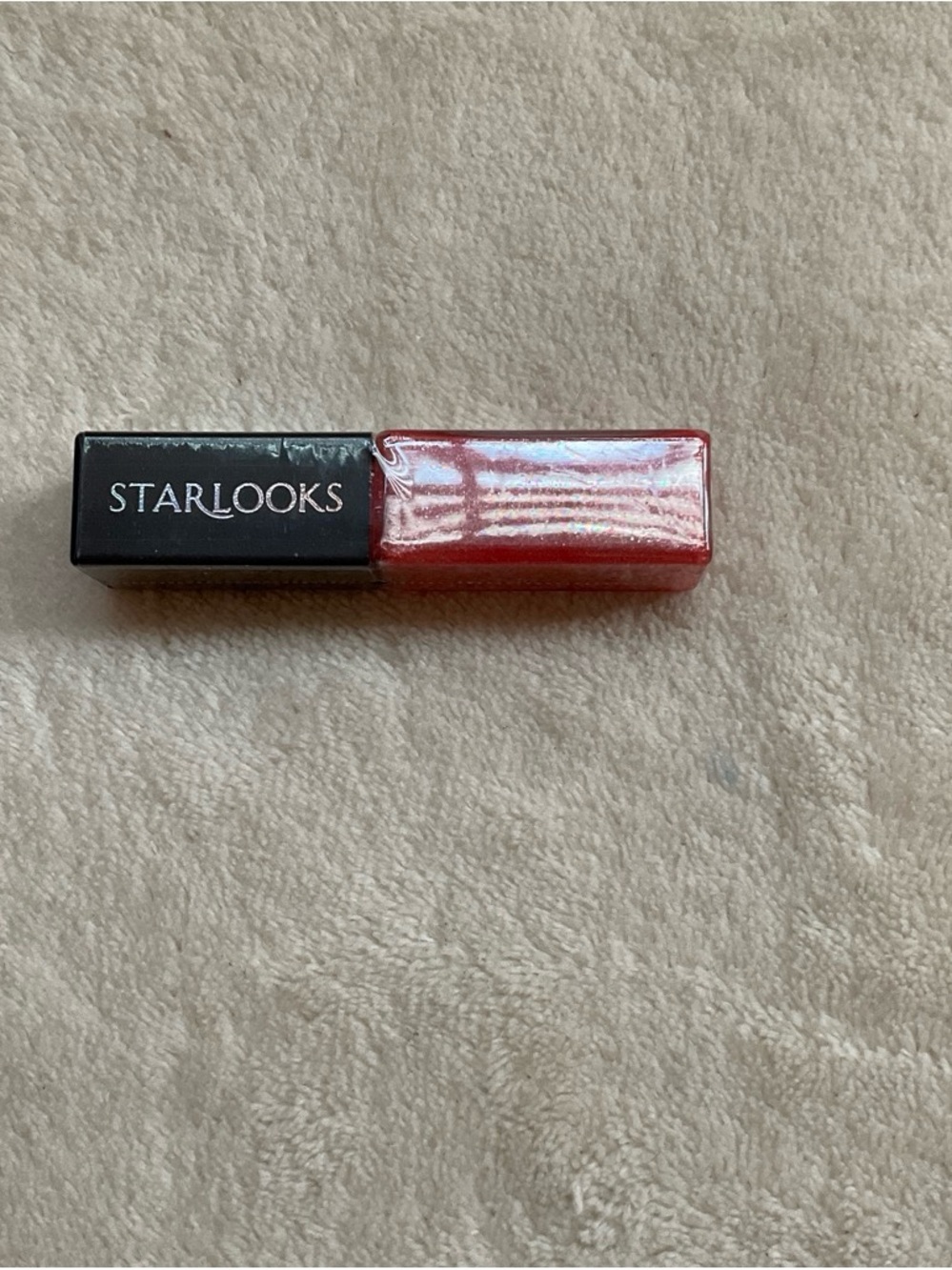 Starlooks Lip Gloss — Vibrant Red Shine